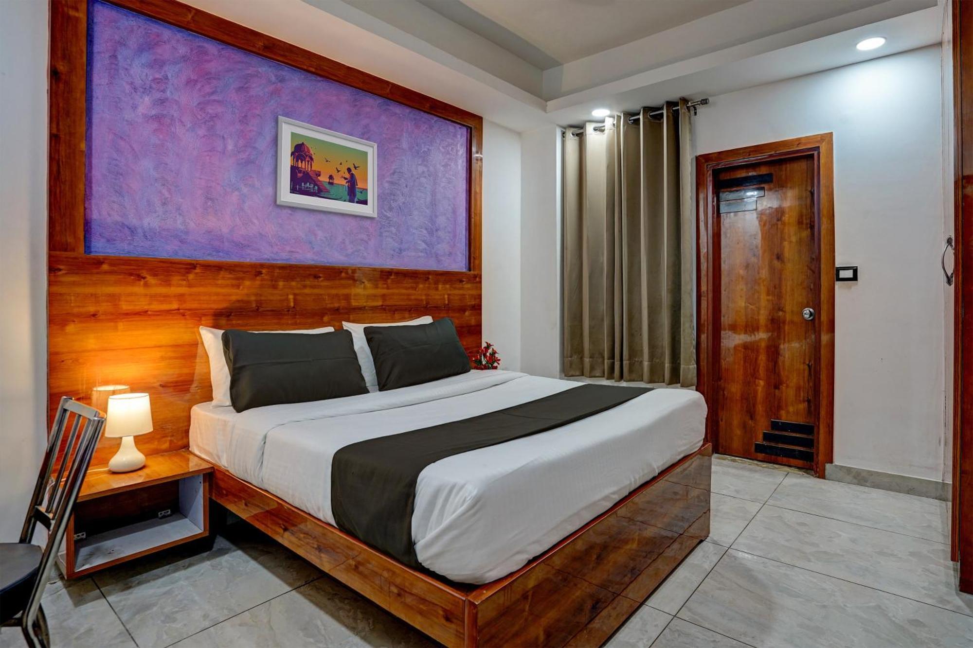Hotel Hight Krone A Family Hotel Near Igi Airport Delhi Ню Делхи Екстериор снимка