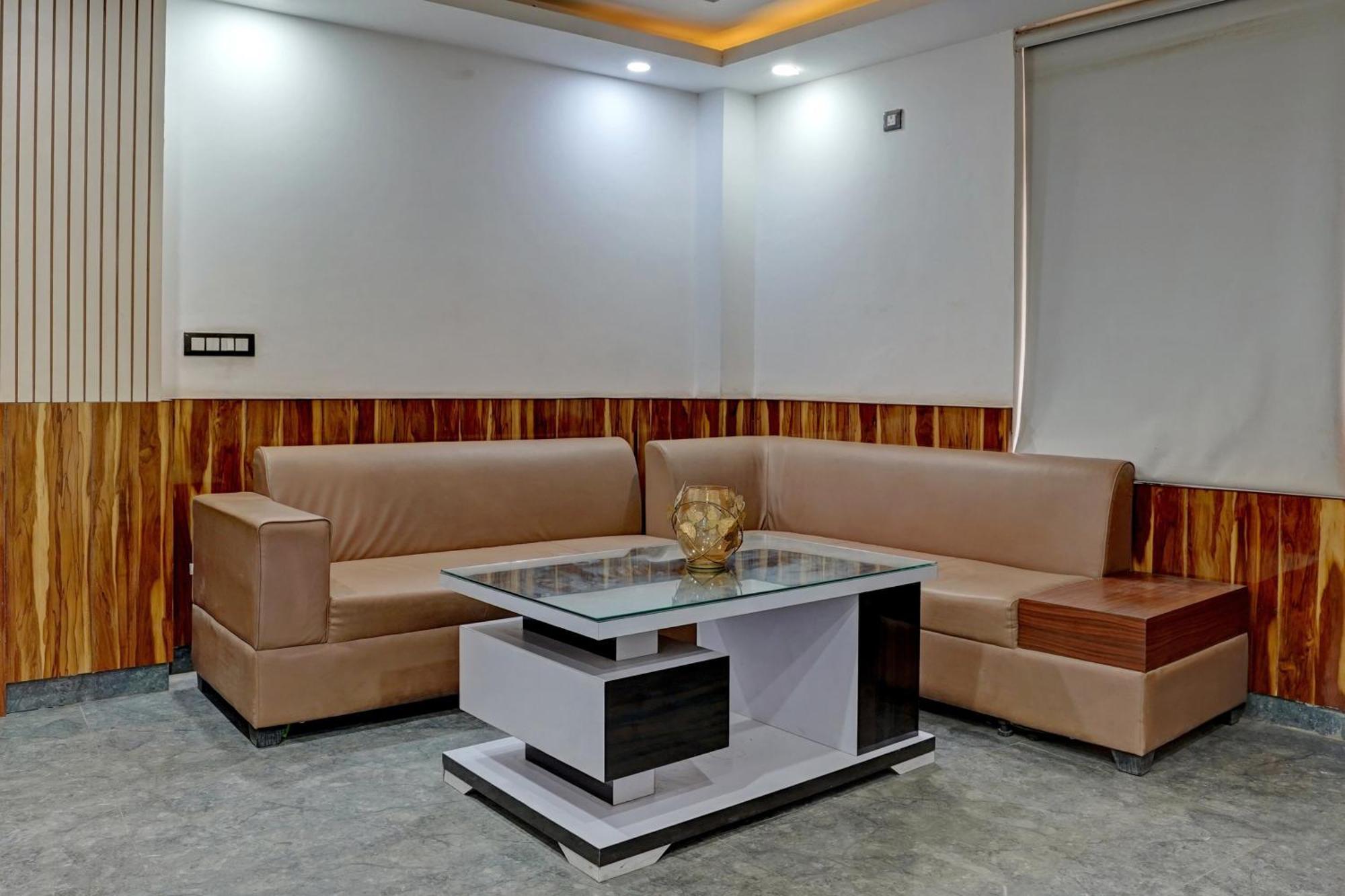 Hotel Hight Krone A Family Hotel Near Igi Airport Delhi Ню Делхи Екстериор снимка